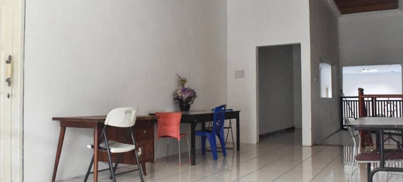 红多兹酒店-近苏丹哈桑丁机场2号(RedDoorz Near Sultan Hasanuddin Airport 2)图片