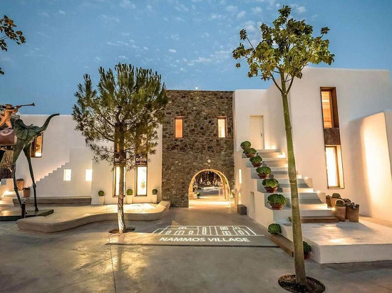 米科尼亚马厩豪华套房酒店