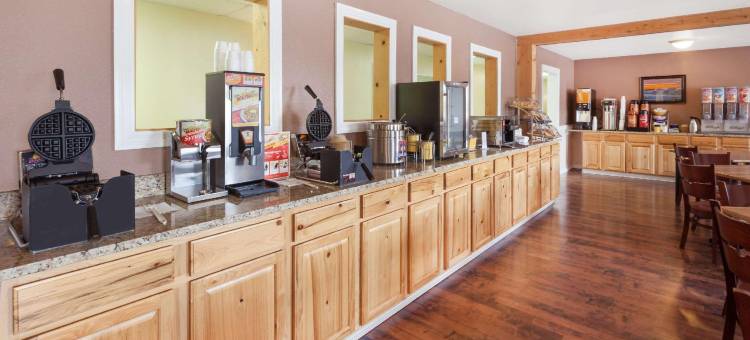 马尼斯蒂温德姆呗盟酒店(Baymont by Wyndham Manistee)图片