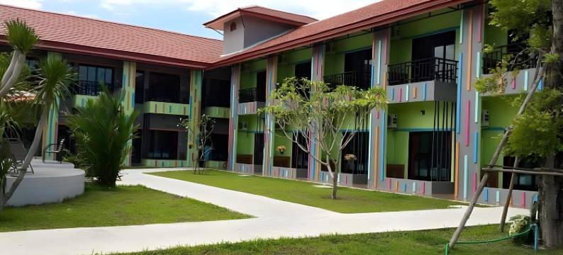 拍那是尼空客房探索酒店(RoomQuest Chonburi Phanat Nikhom)图片