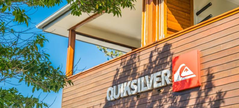 完美住宿酒店-奎克希弗尔公寓(Quiksilver Apartments the Pass - Steps from Beach)图片