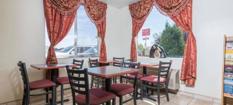 伯纳利洛速8酒店(Super 8 by Wyndham Bernalillo)图片