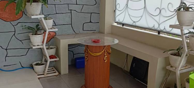 红色伙伴比鲁民宿酒店(Maulana Homestay - by Login)图片