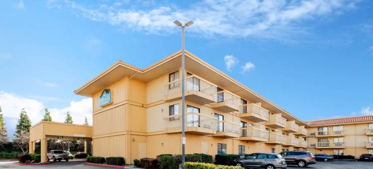 奥克兰海沃德拉昆塔温德姆套房酒店(La Quinta Inn & Suites by Wyndham Oakland - Hayward)图片