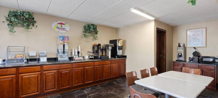 米切尔堡辛辛那提地区温德姆速8酒店(Super 8 by Wyndham Fort Mitchell Cincinnati Area)图片