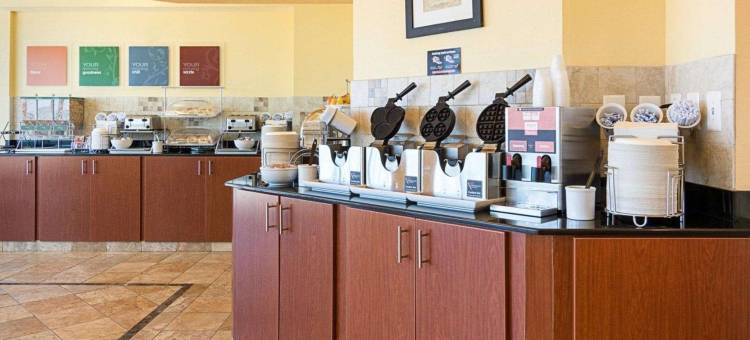 海滨舒适套房酒店(Comfort Suites Beachfront)图片