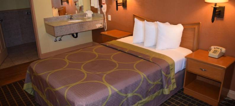 阿祖萨速8酒店(Super 8 by Wyndham Azusa)图片