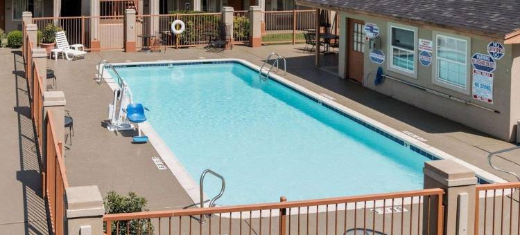 拉夫金凯艺套房酒店(Quality Inn & Suites Lufkin)图片