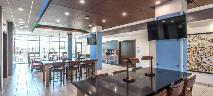凤凰城北欢乐谷智选假日套房酒店(Holiday Inn Express & Suites Phoenix North - Happy Valley)图片