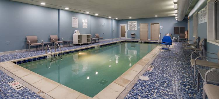 智选假日套房酒店底特律 - 法明顿山(Holiday Inn Express & Suites Detroit - Farmington Hills)图片