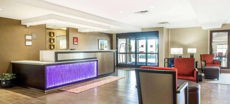 克林顿舒适套房酒店 - 近长老会学院(Comfort Suites Clinton Near Presbyterian College)图片