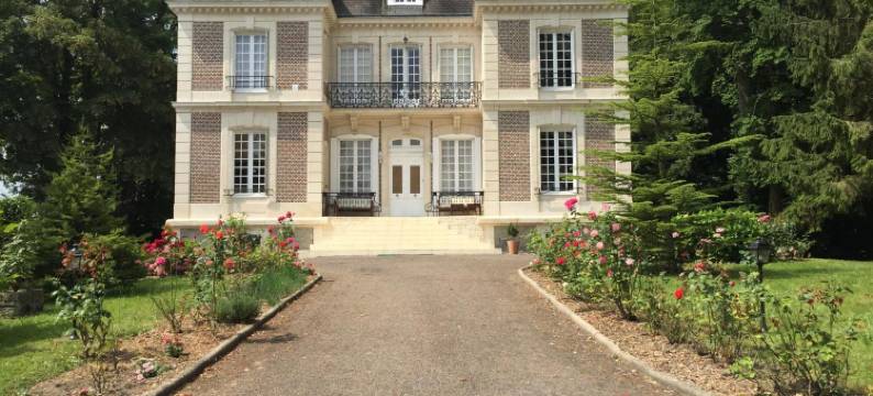 德文卡司特勒特城堡(Château d'Avesnes - le Castelet)图片