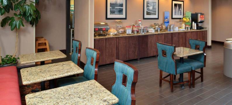 希尔顿欢朋酒店-伊格尔帕斯(Hampton Inn Eagle Pass)图片