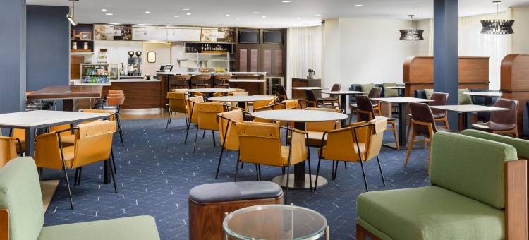 萨利纳斯蒙特利万豪万怡酒店(Courtyard Salinas Monterey)图片