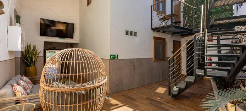 瓦尔提锡亚屋游泳池及机场酒店(Valtisya Pool and Airport)图片