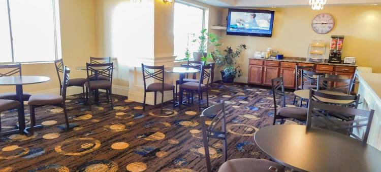 波卡洪塔斯温德姆戴斯套房酒店(Days Inn & Suites by Wyndham Pocahontas)图片