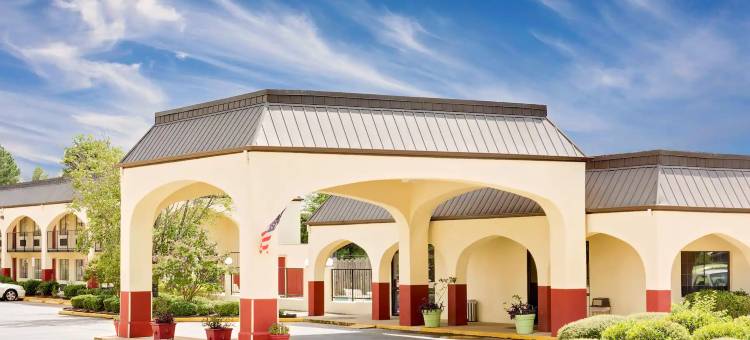 斯塔克维尔温德姆戴斯套房酒店(Days Inn & Suites by Wyndham Starkville)图片