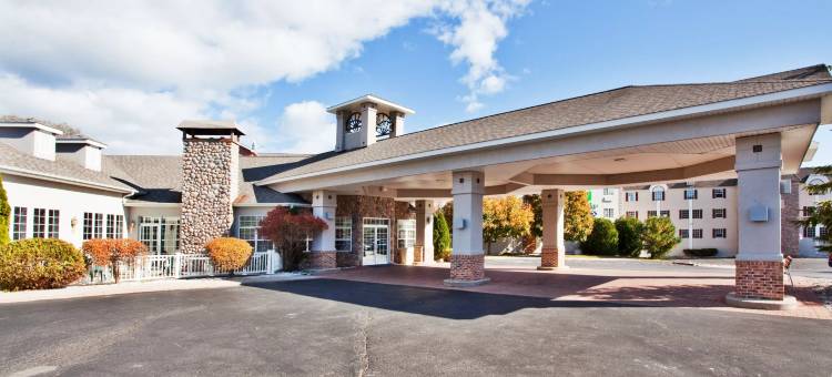 Holiday Inn Express ST。 IGNACE，湖前(Holiday Inn Express ST. Ignace-Lake Front)图片