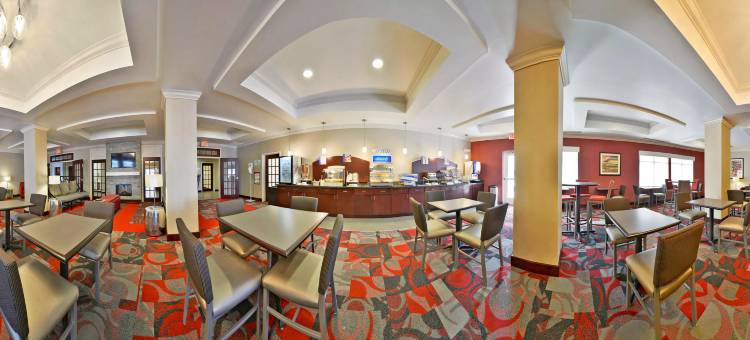 尤蒂卡智选假日套房酒店(Holiday Inn Express & Suites Utica)图片
