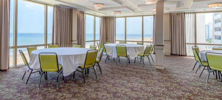 Holiday Inn & Suites 维吉尼亚海滩- 北滩(Holiday Inn & Suites VIRGINIA BEACH - NORTH BEACH by IHG)图片