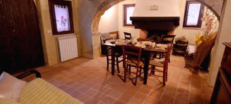 洛布玛索鲁奥贝格蒂弗索酒店(Robur Marsorum Albergo Diffuso)图片