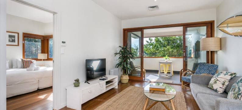 完美住宿酒店-奎克希弗尔公寓(Quiksilver Apartments the Pass - Steps from Beach)图片