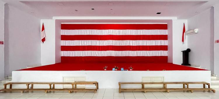 Urbanview Hotel Grand Seven One Kaur图片