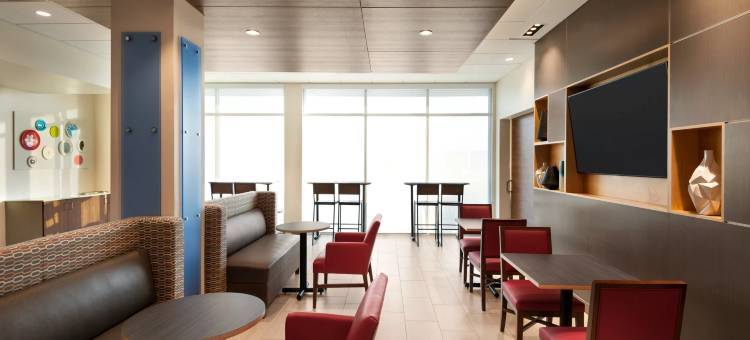 比弗丹智选假日套房酒店(Holiday Inn Express & Suites Beaver DAM)图片