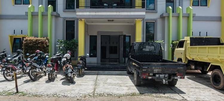 瑞德多兹酒店 - 近占碑苏丹塔哈机场(RedDoorz Syariah Near Sultan Thaha Airport Jambi)图片