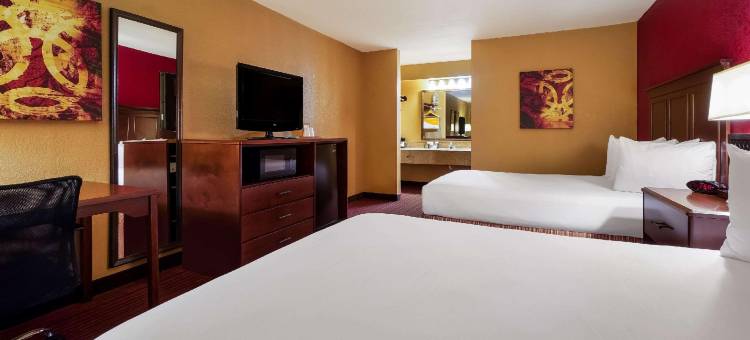 西赫勒纳的品质酒店及套房(Quality Inn & Suites West Helena)图片
