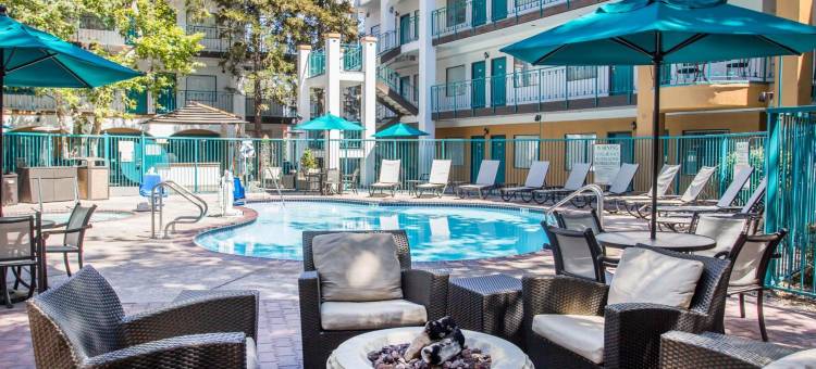 圣路易斯奥比斯波品质酒店(Quality Suites Downtown San Luis Obispo)图片