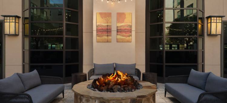 洛杉矶帕萨迪纳老城万怡酒店(Courtyard by Marriott Los Angeles Pasadena Old Town)图片