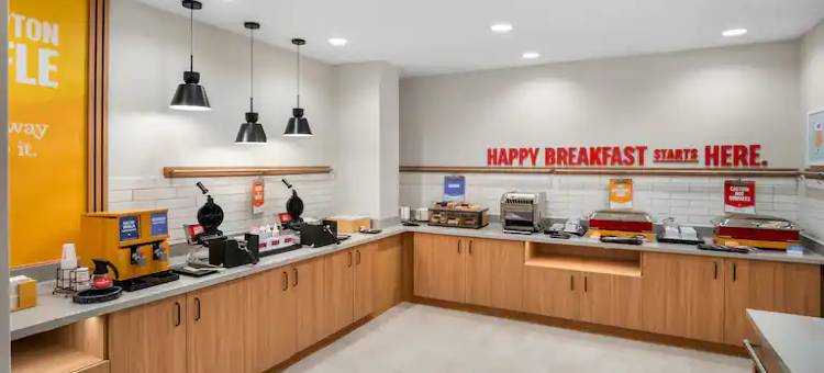 艾迪生达拉斯希尔顿欢朋酒店(Hampton Inn by Hilton Addison Dallas)图片