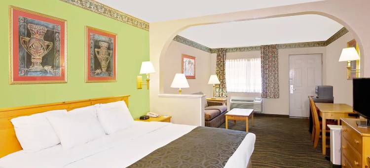 斯塔克维尔温德姆戴斯套房酒店(Days Inn & Suites by Wyndham Starkville)图片