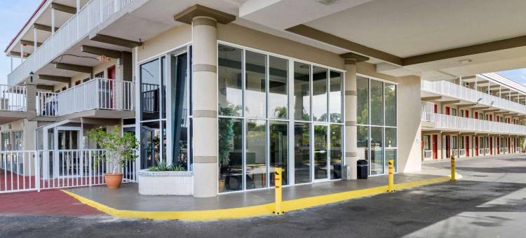 克利尔沃特拉戈罗德威酒店(Rodeway Inn Clearwater-Largo)图片