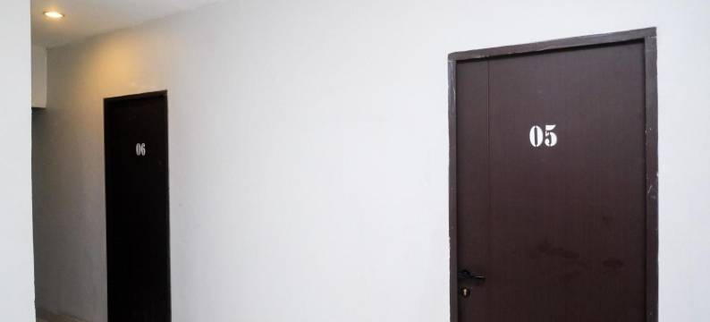 红门酒店-近三宝垄腾特雷姆商场(RedDoorz Near Tentrem Mall Semarang)图片