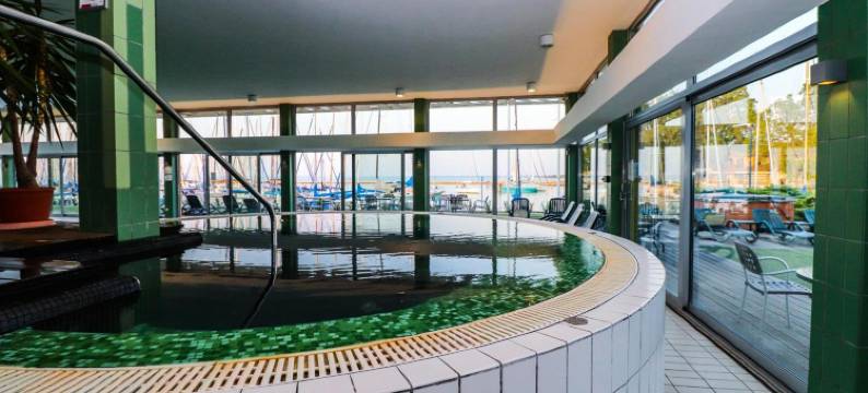 健康及商务游艇酒店(Hotel Yacht Wellness & Business)图片