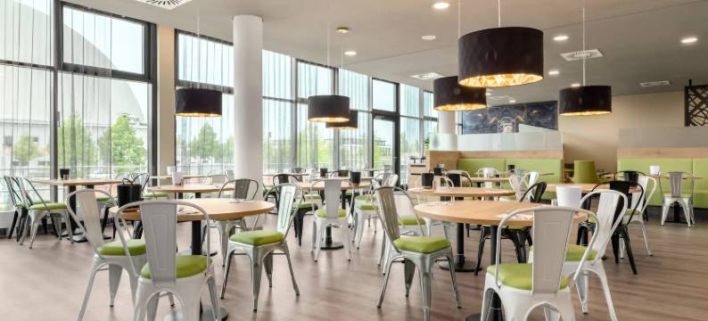 奥伯豪森温德姆速8酒店(Super 8 by Wyndham Oberhausen)图片