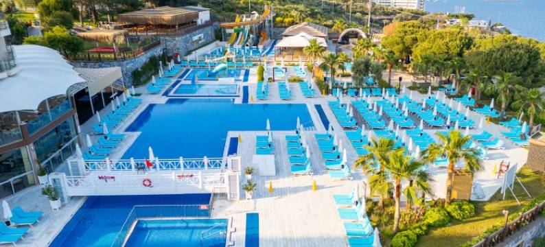 库萨达斯温德姆华美达度假村(Ramada Resort by Wyndham Kusadasi)图片