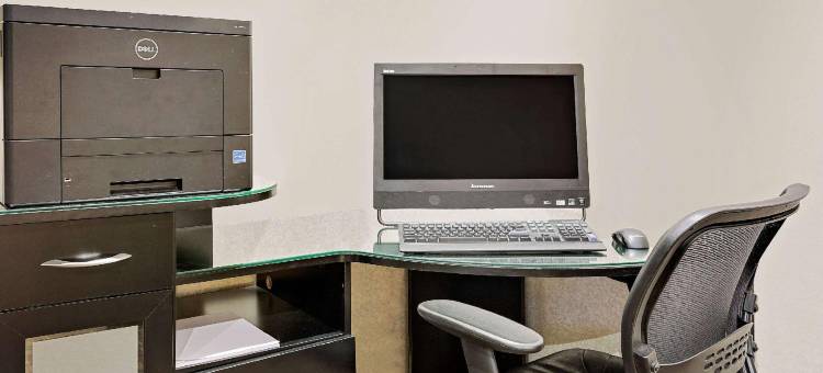 马凯特华美达酒店(Ramada by Wyndham Marquette)图片