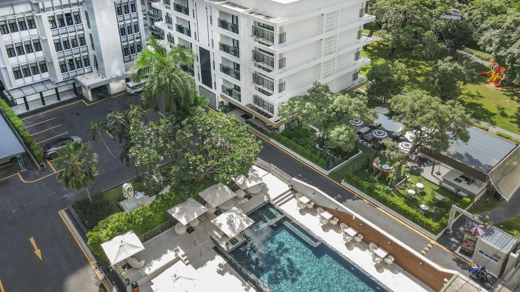 Floral Court Hotel & Residence Sukhumvit 13 Hotel Overview