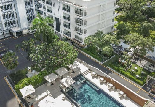 Floral Court Hotel & Residence Sukhumvit 13 Hotel Overview