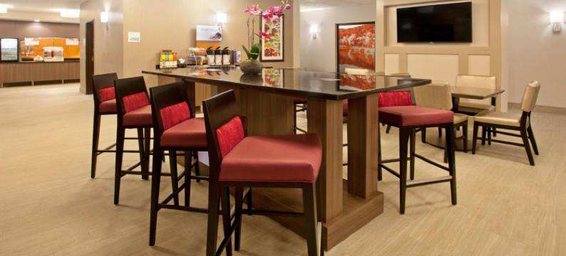 智选假日套房酒店明尼阿波利斯的明尼通卡(Holiday Inn Express & Suites EDEN PRAIRIE - MINNETONKA by IHG)图片