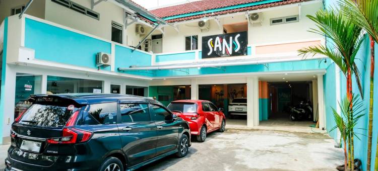 桑斯酒店特里普莱茨日惹博览中心(Sans Hotel Triplets Jogja Expo Center)图片