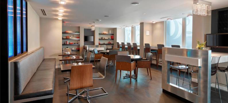 埃德蒙顿机场万丽酒店(Renaissance Edmonton Airport Hotel)图片