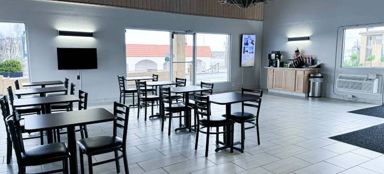 圣罗莎戴斯套房酒店(Days Inn & Suites by Wyndham Santa Rosa)图片