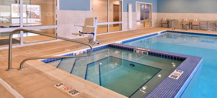 智选假日套房酒店-派克斯伯格市东(Holiday Inn Express & Suites Parkersburg East)图片