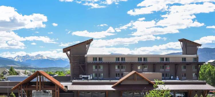 白峰酒店(White Peak Hotel)图片