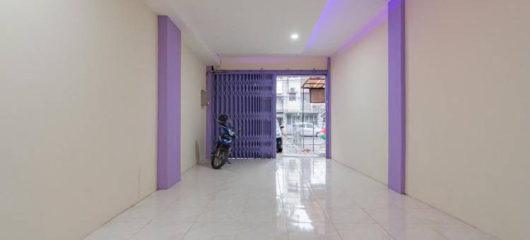 红多兹酒店-近万隆特兰斯公寓3号(RedDoorz Near Trans Studio Bandung 3)图片