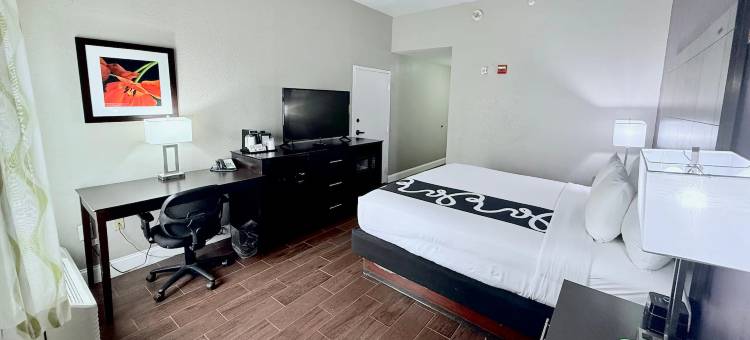 奥兰多环球影城拉昆塔温德姆套房酒店(La Quinta Inn & Suites by Wyndham Orlando Universal Area)图片